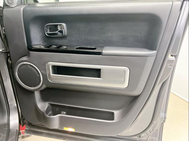 �h�A�����ɂ͑������Ƃ炷�J�[�e�V�����v������A��Ԃ̏��~�莞�����͂��m�F���₷�����S�B�y�b�g�{�g�����u����h�A�|�P�b�g��X�s�[�J�[���z�u����A�g������Ɖ��K�������˔��������p�I�ȃh�A�g�����ł��B