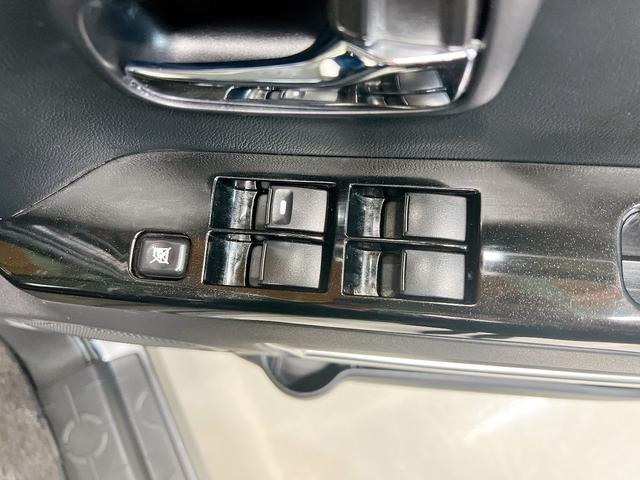 �^�]�ȃh�A�ɂ͑S�ȃp���[�E�C���h�E�X�C�b�`�ƏW���h�A���b�N�����A�茳����ő��̊J��S�h�A�̎{���E�������\�B���s�O��~�Ԏ��̊m�F���X���[�Y�ɍs���A����̎g������ƈ��S�������߂Ă������p�I�ȑ����B