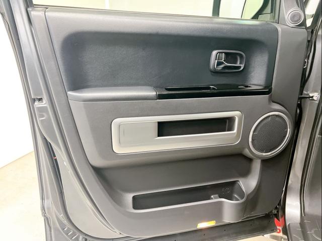 �h�A�����ɂ͑������Ƃ炷�J�[�e�V�����v������A��Ԃ̏��~�莞�����͂��m�F���₷�����S�B�y�b�g�{�g�����u����h�A�|�P�b�g��X�s�[�J�[���z�u����A�g������Ɖ��K�������˔��������p�I�ȃh�A�g�����ł��B