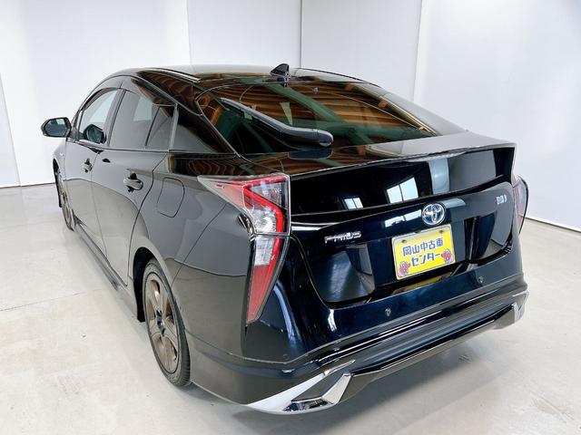 プリウス Ａツーリングセレクション　新品モデリスタフルエアロ　純正９インチナビ　ヘッドアップディスプレイ　ブラインドスポットモニター　パークアシスト　クリアランスソナー　トヨタセーフティ　レーダークルーズ　本革シート　シートヒーター（3枚目）