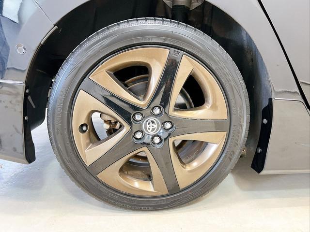 プリウス Ａツーリングセレクション　新品モデリスタフルエアロ　純正９インチナビ　ヘッドアップディスプレイ　ブラインドスポットモニター　パークアシスト　クリアランスソナー　トヨタセーフティ　レーダークルーズ　本革シート　シートヒーター（13枚目）