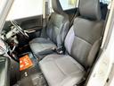 運転席・助手席にシートヒーター装備。座面をじんわり温め、寒い季節でも快適に過ごせる装備です。冬場の通勤やお出かけ時にも重宝し、体を冷やさず快適なドライブをサポートします。快適性を高める人気の機能。
