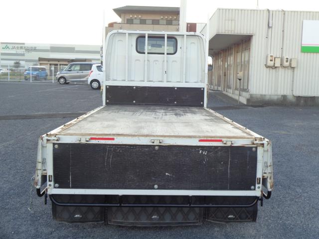 キャンター 　平ボディ　オートマチック　ディーゼルターボ　パワステ　パワーウィンドウ　左側電格ミラー　ラジオ　ＣＤ　ＤＶＤ　ＴＶ　ナビ　ＥＴＣ　キーレス　積載量１．５ｔ（11枚目）