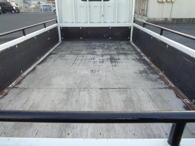 キャンター 　平ボディ　オートマチック　ディーゼルターボ　パワステ　パワーウィンドウ　左側電格ミラー　ラジオ　ＣＤ　ＤＶＤ　ＴＶ　ナビ　ＥＴＣ　キーレス　積載量１．５ｔ（12枚目）