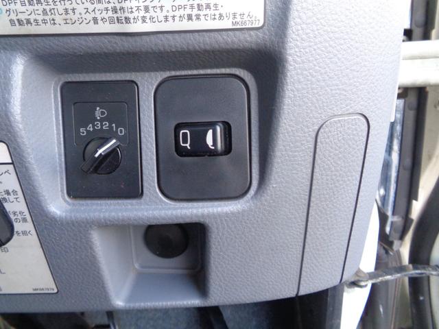 キャンター 　平ボディ　オートマチック　ディーゼルターボ　パワステ　パワーウィンドウ　左側電格ミラー　ラジオ　ＣＤ　ＤＶＤ　ＴＶ　ナビ　ＥＴＣ　キーレス　積載量１．５ｔ（35枚目）