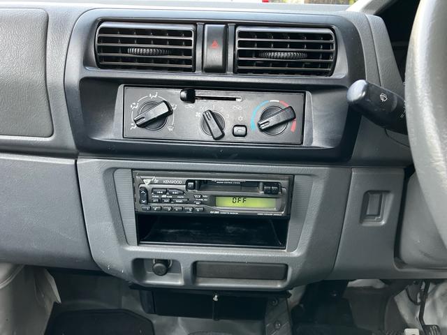 ミニキャブトラック 4WD オートマ エアコン パワーステアリング 荷台マット付き 作業灯 運転席・助手席エアバック 三方開(34枚目)