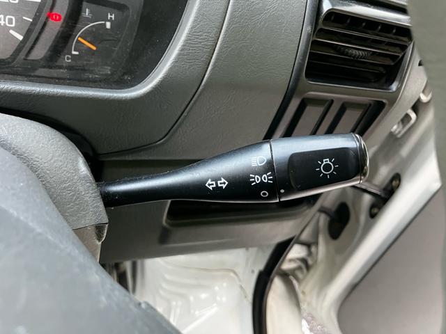 ミニキャブトラック 4WD オートマ エアコン パワーステアリング 荷台マット付き 作業灯 運転席・助手席エアバック 三方開(39枚目)