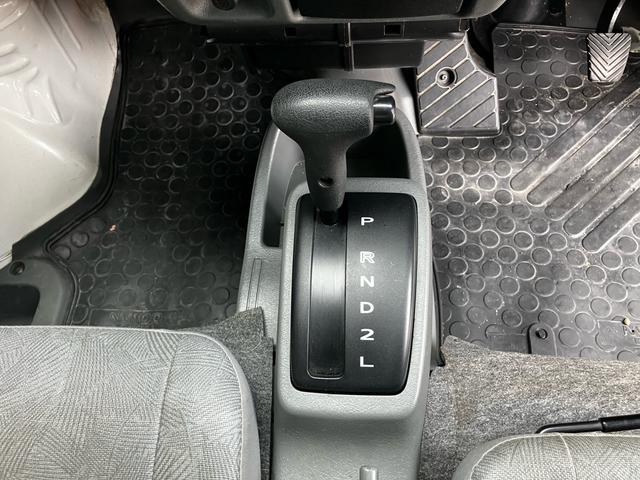 ＮＶ１００クリッパーバン ＤＸ　４ＷＤ　オートマ　ルーフキャリア　ＬＥＤヘッドライト　ＡＷ１２インチ　ＡＭ／ＦＭラジオ　両側スライドドア　エアコン　パワーステアリング　運転席・助手席エアバック（10枚目）