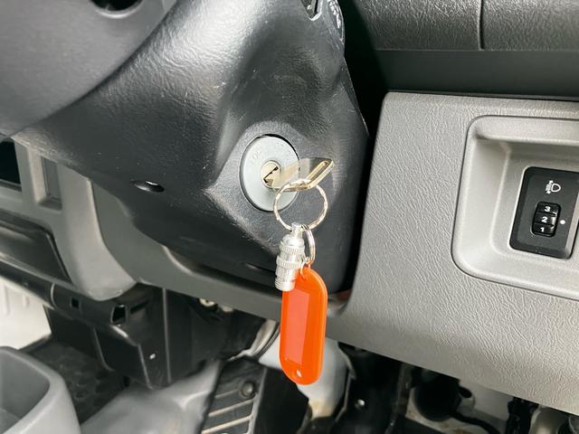 ＮＶ１００クリッパーバン ＤＸ　４ＷＤ　オートマ　ルーフキャリア　ＬＥＤヘッドライト　ＡＷ１２インチ　ＡＭ／ＦＭラジオ　両側スライドドア　エアコン　パワーステアリング　運転席・助手席エアバック（12枚目）