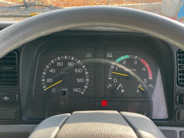 キャンター 　５速ＭＴ　ユニック　４段ムーブ　アーム付き　リモコン付き　ＥＴＣ　ＡＭ／ＦＭラジオ　エアコン　パワーウィンドウ（6枚目）