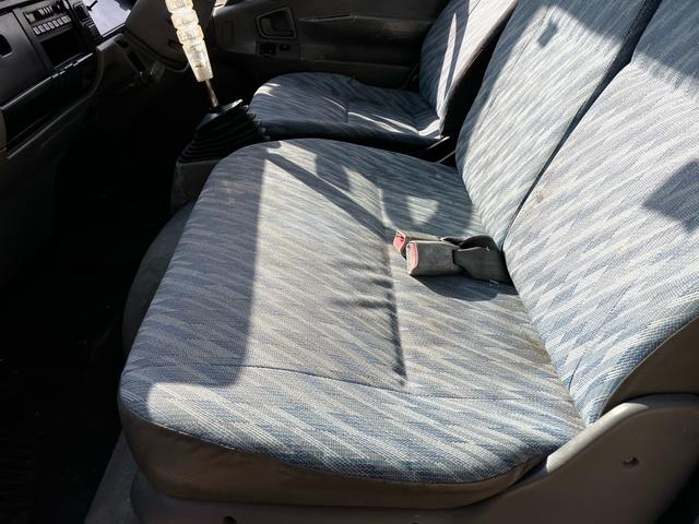 キャンター 　５速ＭＴ　ユニック　４段ムーブ　アーム付き　リモコン付き　ＥＴＣ　ＡＭ／ＦＭラジオ　エアコン　パワーウィンドウ（19枚目）