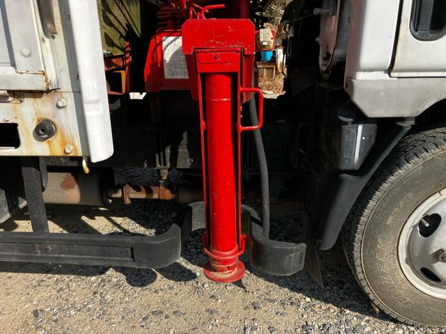 キャンター 　５速ＭＴ　ユニック　４段ムーブ　アーム付き　リモコン付き　ＥＴＣ　ＡＭ／ＦＭラジオ　エアコン　パワーウィンドウ（25枚目）