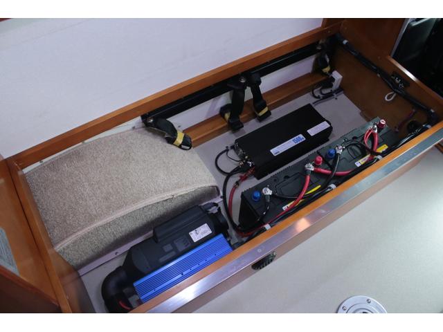 ＮＶ２００バネットバン 　ワンオーナー　ツインサブバッテリー　１５００Ｗインバーター　ＦＦヒーター　冷蔵庫　電子レンジ　走行充電　外部電源（21枚目）