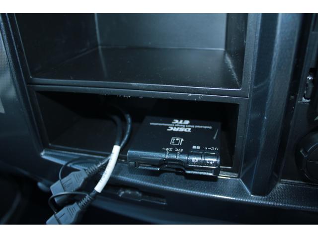 いすゞ ＡｔｏＺ　アラモ　リチウム２００Ａｈ　ＦＦヒーター　サイドオーニング　インバーター　発電機　２４Ｖクーラー　ソーラーパネル　電子レンジ　ルーフベント　冷蔵庫　テレビ　外部電源（39枚目）