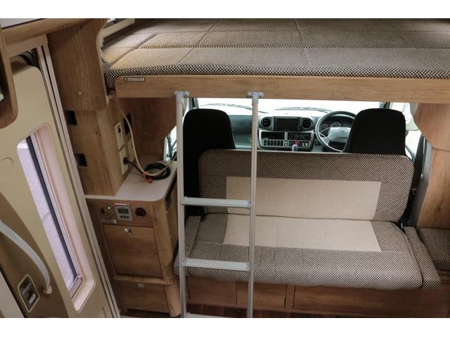 カムロード ナッツＲＶクレア５．３Ｚエボリューション　ワンオーナー　トリプルサブバッテリー　走行充電　１５００Ｗインバーター　コンバーター　外部電源　家庭用エアコン　ルーフベント　ソーラーパネル　冷蔵庫　電子レンジ　ＦＦヒーター（32枚目）