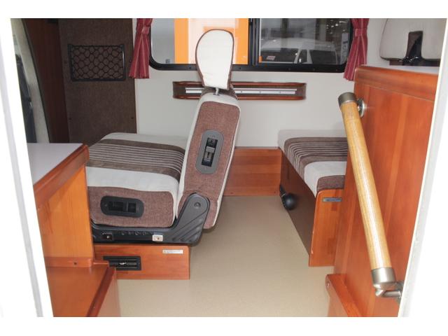 バネットトラック ナッツＲＶ　マッシュ　タイプＡ　４ＷＤ　ツインサブバッテリー　走行充電器　３５０Ｗインバーター　コンバーター　外部電源　ルーフベント　冷蔵庫　１９インチテレビ　ＦＦヒーター　ＥＴＣ　カーナビ（6枚目）