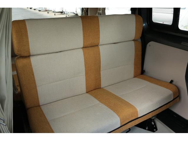 ＮＶ２００バネットバン キャンピングカー広島　ポップコン　ワンオーナー　ツインサブバッテリー　走行充電　３５０Ｗインバーター　コンバーター　ＦＦヒーター　ポップアップルーフ　ドライブレコーダー前後　ＥＴＣ　オーディオ（7枚目）