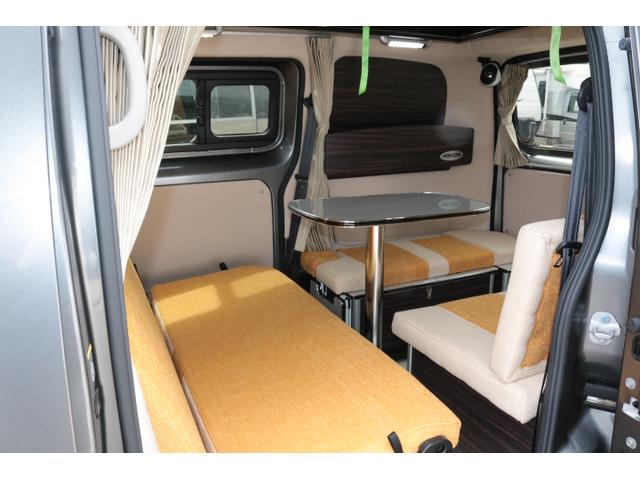ＮＶ２００バネットバン キャンピングカー広島　ポップコン　ワンオーナー　ツインサブバッテリー　走行充電　３５０Ｗインバーター　コンバーター　ＦＦヒーター　ポップアップルーフ　ドライブレコーダー前後　ＥＴＣ　オーディオ（9枚目）