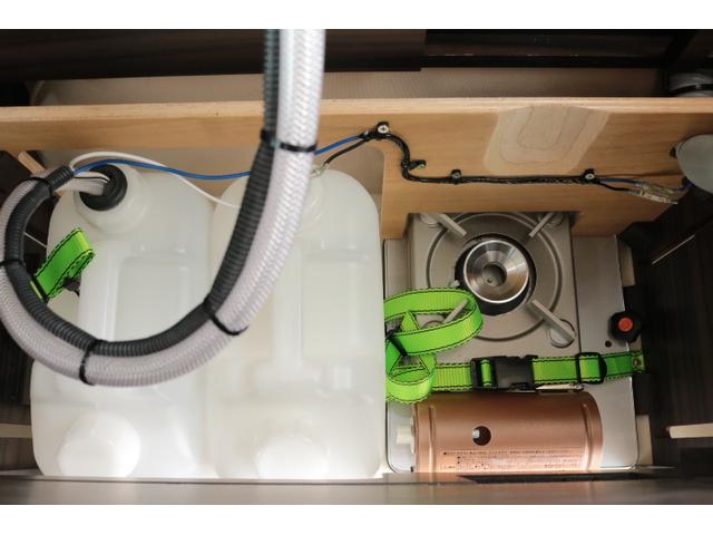 ＮＶ２００バネットバン キャンピングカー広島　ポップコン　ワンオーナー　ツインサブバッテリー　走行充電　３５０Ｗインバーター　コンバーター　ＦＦヒーター　ポップアップルーフ　ドライブレコーダー前後　ＥＴＣ　オーディオ（18枚目）