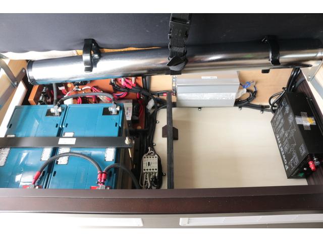 ＮＶ２００バネットバン キャンピングカー広島　ポップコン　ワンオーナー　ツインサブバッテリー　走行充電　３５０Ｗインバーター　コンバーター　ＦＦヒーター　ポップアップルーフ　ドライブレコーダー前後　ＥＴＣ　オーディオ（19枚目）