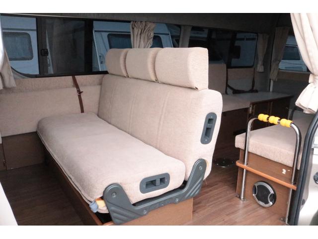 ハイエースバン テッツＲＶ　オリジナルキャンパー　ツインサブバッテリー　走行充電　１５００Ｗインバーター　コンバーター　外部電源　ルーフベント　電子レンジ　テレビ　ＦＦヒーター　メモリーカーナビ　ドライブレコーダー　ＥＴＣ　記録簿５枚（5枚目）