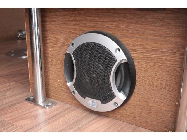 ハイエースバン テッツＲＶ　オリジナルキャンパー　ツインサブバッテリー　走行充電　１５００Ｗインバーター　コンバーター　外部電源　ルーフベント　電子レンジ　テレビ　ＦＦヒーター　メモリーカーナビ　ドライブレコーダー　ＥＴＣ　記録簿５枚（31枚目）