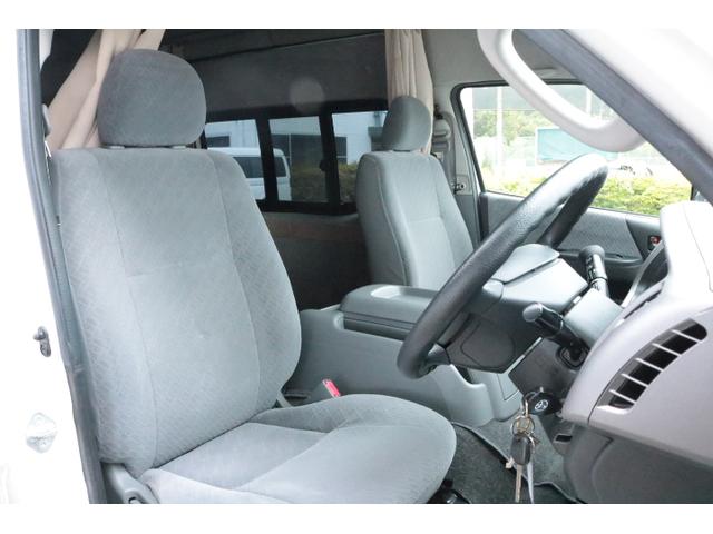 ハイエースバン テッツＲＶ　オリジナルキャンパー　ツインサブバッテリー　走行充電　１５００Ｗインバーター　コンバーター　外部電源　ルーフベント　電子レンジ　テレビ　ＦＦヒーター　メモリーカーナビ　ドライブレコーダー　ＥＴＣ　記録簿５枚（41枚目）