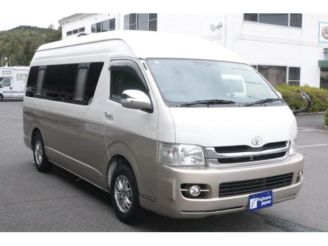ハイエースバン テッツＲＶ　オリジナルキャンパー　ツインサブバッテリー　走行充電　１５００Ｗインバーター　コンバーター　外部電源　ルーフベント　電子レンジ　テレビ　ＦＦヒーター　メモリーカーナビ　ドライブレコーダー　ＥＴＣ　記録簿５枚（49枚目）