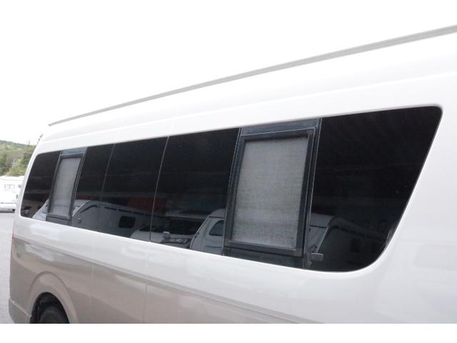 ハイエースバン テッツＲＶ　オリジナルキャンパー　ツインサブバッテリー　走行充電　１５００Ｗインバーター　コンバーター　外部電源　ルーフベント　電子レンジ　テレビ　ＦＦヒーター　メモリーカーナビ　ドライブレコーダー　ＥＴＣ　記録簿５枚（55枚目）