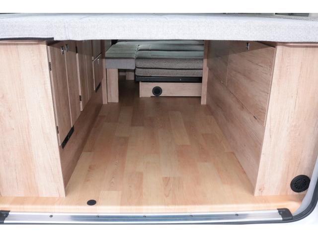 ハイエースバン ナッツＲＶ　リークＩＩ　ワンオーナー　ツインサブバッテリー　走行充電　コンバーター　外部電源　ルーフベント　冷蔵庫　ＦＦヒーター　メモリーカーナビ　ＥＴＣ　ドライブレコーダー（16枚目）