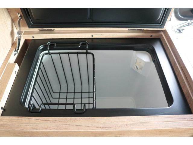 ハイエースバン ナッツＲＶ　リークＩＩ　ワンオーナー　ツインサブバッテリー　走行充電　コンバーター　外部電源　ルーフベント　冷蔵庫　ＦＦヒーター　メモリーカーナビ　ＥＴＣ　ドライブレコーダー（19枚目）