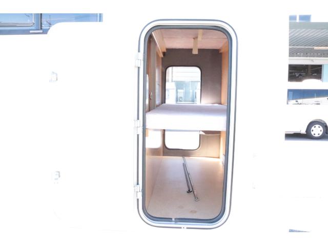 カムロード レクビィ　レッツ　ツインサブバッテリー　１５００Ｗインバーター　コンバーター　外部電源　冷蔵庫　２０インチテレビ　ＦＦヒーター　サイドオーニング　カーナビ　ＥＴＣ　記録簿８枚（51枚目）