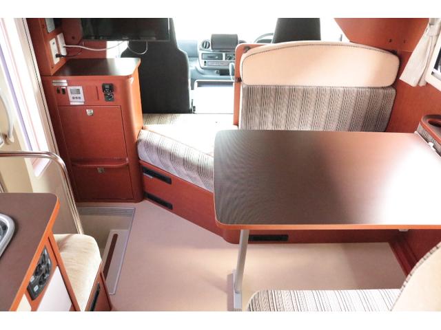 カムロード ナッツRV クレア5.3X ワンオーナー トリプルサブバッテリー 走行充電 1500Wインバーター 外部電源 家庭用エアコン ルーフベント ソーラーパネル2枚 冷蔵庫 電子レンジ 19インチテレビ FFヒーター サイドオーニング(11枚目)