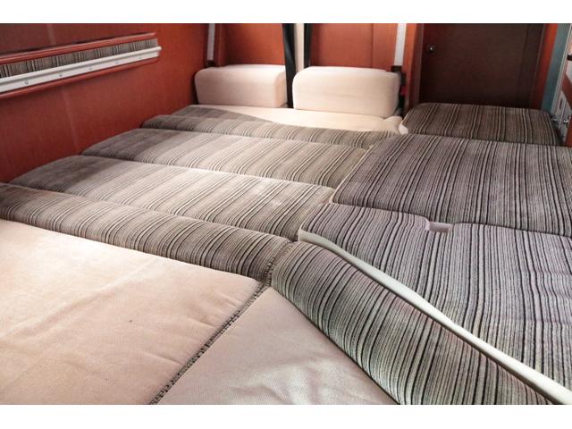 カムロード ナッツRV クレア5.3X ワンオーナー トリプルサブバッテリー 走行充電 1500Wインバーター 外部電源 家庭用エアコン ルーフベント ソーラーパネル2枚 冷蔵庫 電子レンジ 19インチテレビ FFヒーター サイドオーニング(12枚目)