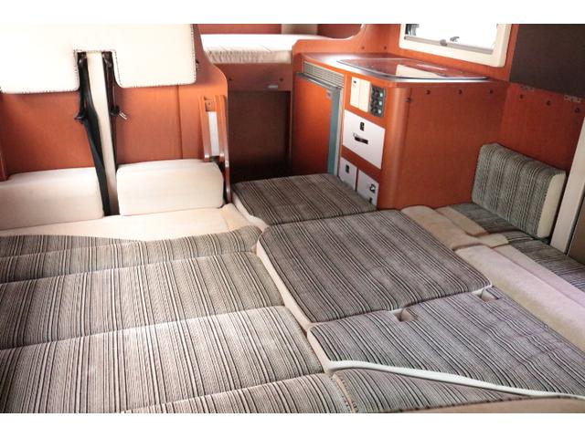 カムロード ナッツRV クレア5.3X ワンオーナー トリプルサブバッテリー 走行充電 1500Wインバーター 外部電源 家庭用エアコン ルーフベント ソーラーパネル2枚 冷蔵庫 電子レンジ 19インチテレビ FFヒーター サイドオーニング(13枚目)