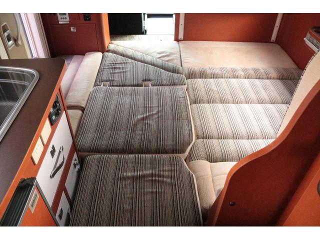 カムロード ナッツRV クレア5.3X ワンオーナー トリプルサブバッテリー 走行充電 1500Wインバーター 外部電源 家庭用エアコン ルーフベント ソーラーパネル2枚 冷蔵庫 電子レンジ 19インチテレビ FFヒーター サイドオーニング(14枚目)