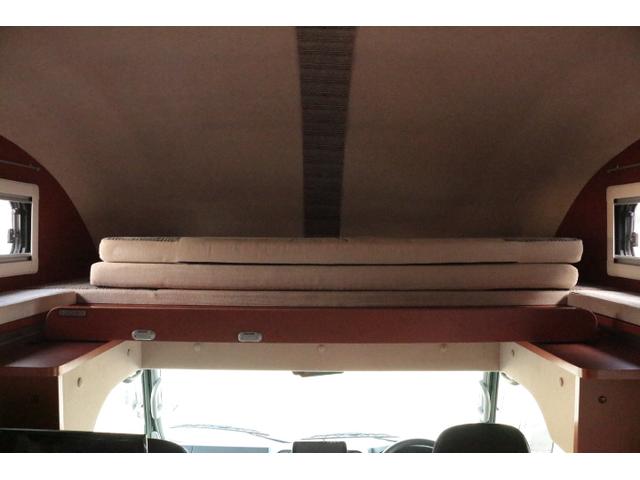 カムロード ナッツRV クレア5.3X ワンオーナー トリプルサブバッテリー 走行充電 1500Wインバーター 外部電源 家庭用エアコン ルーフベント ソーラーパネル2枚 冷蔵庫 電子レンジ 19インチテレビ FFヒーター サイドオーニング(19枚目)