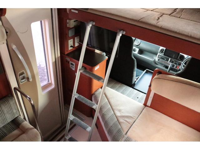 カムロード ナッツRV クレア5.3X ワンオーナー トリプルサブバッテリー 走行充電 1500Wインバーター 外部電源 家庭用エアコン ルーフベント ソーラーパネル2枚 冷蔵庫 電子レンジ 19インチテレビ FFヒーター サイドオーニング(23枚目)