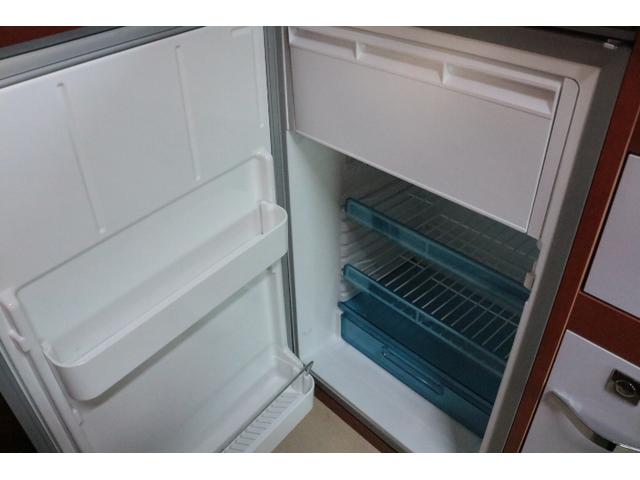 カムロード ナッツRV クレア5.3X ワンオーナー トリプルサブバッテリー 走行充電 1500Wインバーター 外部電源 家庭用エアコン ルーフベント ソーラーパネル2枚 冷蔵庫 電子レンジ 19インチテレビ FFヒーター サイドオーニング(31枚目)