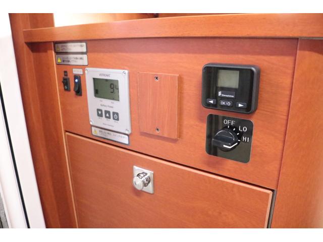 カムロード ナッツRV クレア5.3X ワンオーナー トリプルサブバッテリー 走行充電 1500Wインバーター 外部電源 家庭用エアコン ルーフベント ソーラーパネル2枚 冷蔵庫 電子レンジ 19インチテレビ FFヒーター サイドオーニング(33枚目)