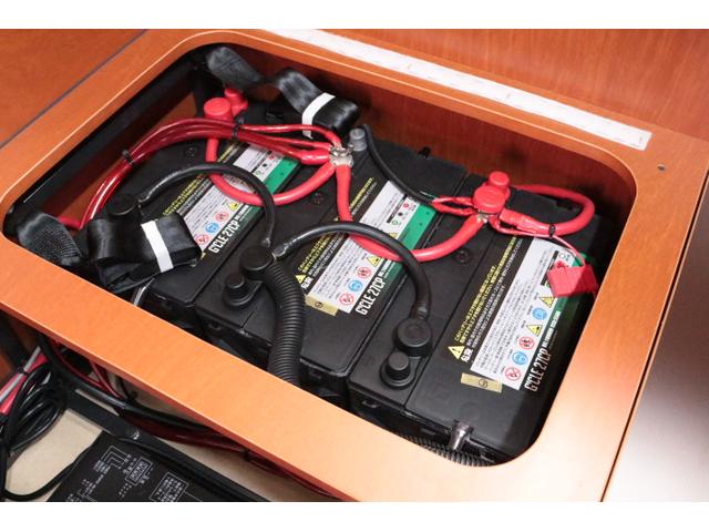 カムロード ナッツRV クレア5.3X ワンオーナー トリプルサブバッテリー 走行充電 1500Wインバーター 外部電源 家庭用エアコン ルーフベント ソーラーパネル2枚 冷蔵庫 電子レンジ 19インチテレビ FFヒーター サイドオーニング(34枚目)