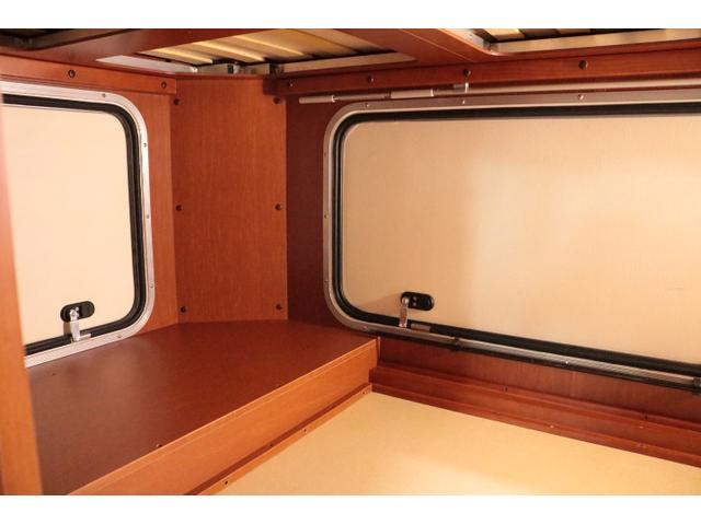 カムロード ナッツRV クレア5.3X ワンオーナー トリプルサブバッテリー 走行充電 1500Wインバーター 外部電源 家庭用エアコン ルーフベント ソーラーパネル2枚 冷蔵庫 電子レンジ 19インチテレビ FFヒーター サイドオーニング(36枚目)