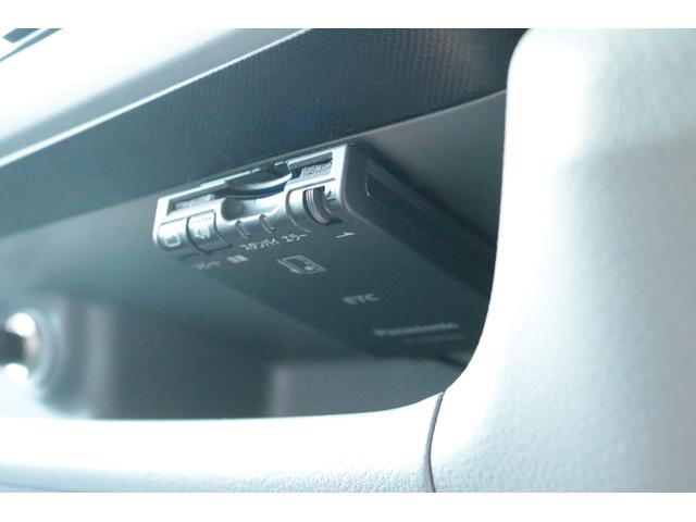 カムロード ナッツRV クレア5.3X ワンオーナー トリプルサブバッテリー 走行充電 1500Wインバーター 外部電源 家庭用エアコン ルーフベント ソーラーパネル2枚 冷蔵庫 電子レンジ 19インチテレビ FFヒーター サイドオーニング(49枚目)