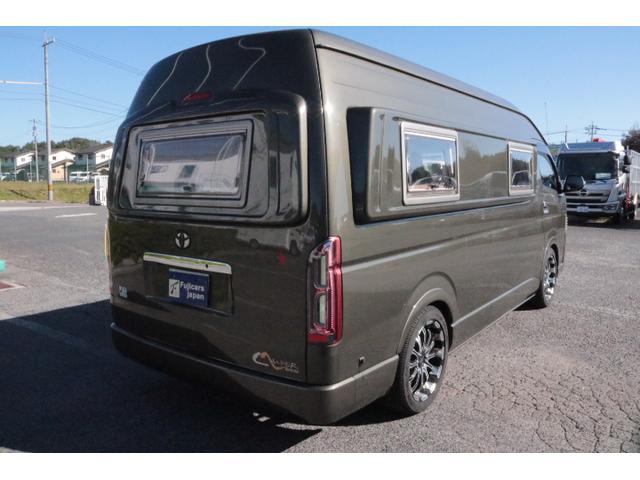 ハイエースバン キャンパー鹿児島 ボス ツインサブバッテリー 走行充電 1500Wインバーター コンバーター 外部電源 ルーフベント ソーラーパネル1枚 冷蔵庫 19インチテレビ ランチョショック FFヒーター(3枚目)