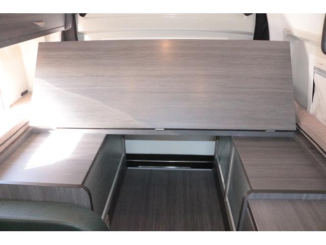 ハイエースバン キャンパー鹿児島 ボス ツインサブバッテリー 走行充電 1500Wインバーター コンバーター 外部電源 ルーフベント ソーラーパネル1枚 冷蔵庫 19インチテレビ ランチョショック FFヒーター(33枚目)