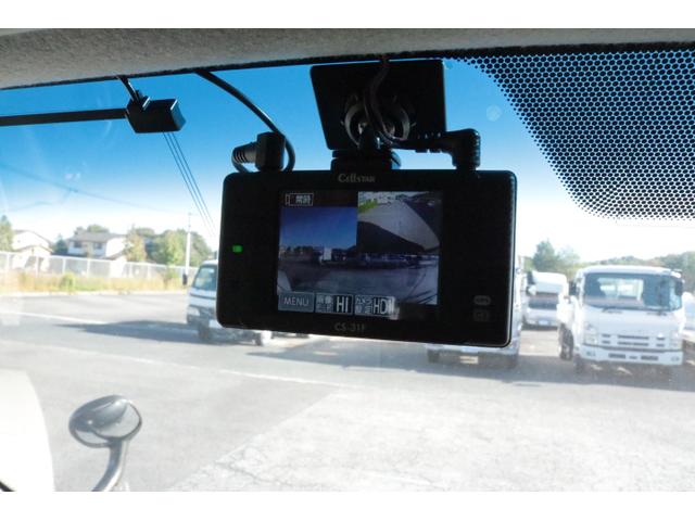 ハイエースバン キャンパー鹿児島 ボス ツインサブバッテリー 走行充電 1500Wインバーター コンバーター 外部電源 ルーフベント ソーラーパネル1枚 冷蔵庫 19インチテレビ ランチョショック FFヒーター(42枚目)