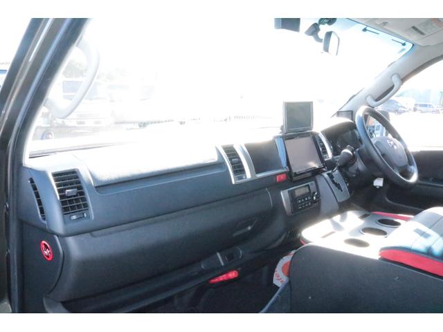 ハイエースバン キャンパー鹿児島 ボス ツインサブバッテリー 走行充電 1500Wインバーター コンバーター 外部電源 ルーフベント ソーラーパネル1枚 冷蔵庫 19インチテレビ ランチョショック FFヒーター(48枚目)