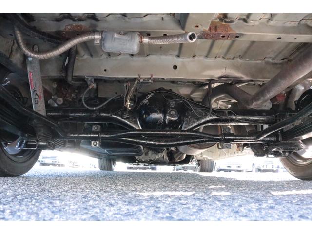 ハイエースバン キャンパー鹿児島 ボス ツインサブバッテリー 走行充電 1500Wインバーター コンバーター 外部電源 ルーフベント ソーラーパネル1枚 冷蔵庫 19インチテレビ ランチョショック FFヒーター(55枚目)