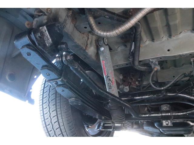 ハイエースバン キャンパー鹿児島 ボス ツインサブバッテリー 走行充電 1500Wインバーター コンバーター 外部電源 ルーフベント ソーラーパネル1枚 冷蔵庫 19インチテレビ ランチョショック FFヒーター(56枚目)