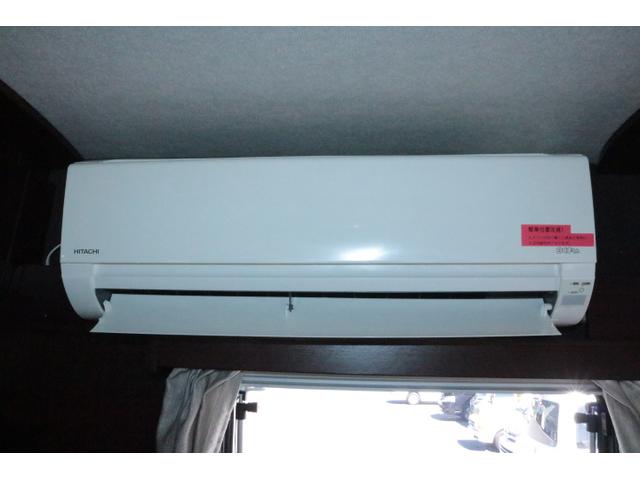 カムロード ナッツRVクレソンボヤージュエボライト トリプルサブバッテリー 家庭用エアコン 走行充電 FFヒーター 1500Wインバーター コンバーター 外部電源 ルーフベント ソーラーパネル1枚 冷蔵庫 電子レンジ 19インチテレビ サイドオーニング(17枚目)